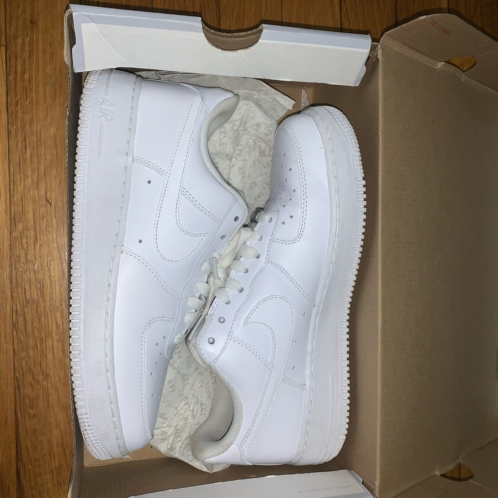 Nike white Air Force 1 men 8 women 9.5/10 USED